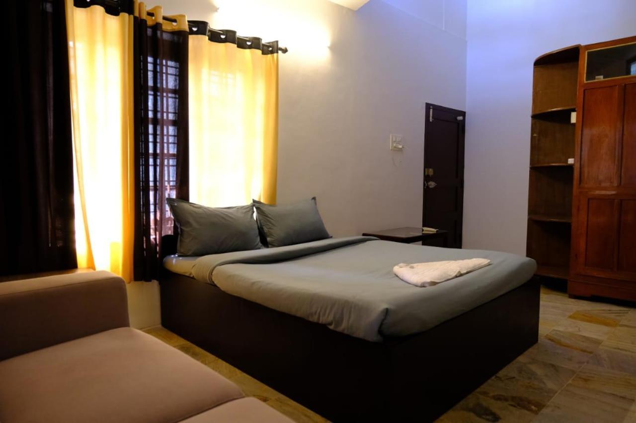 Hotel The Wayanad Club à Sultan Bathery Extérieur photo