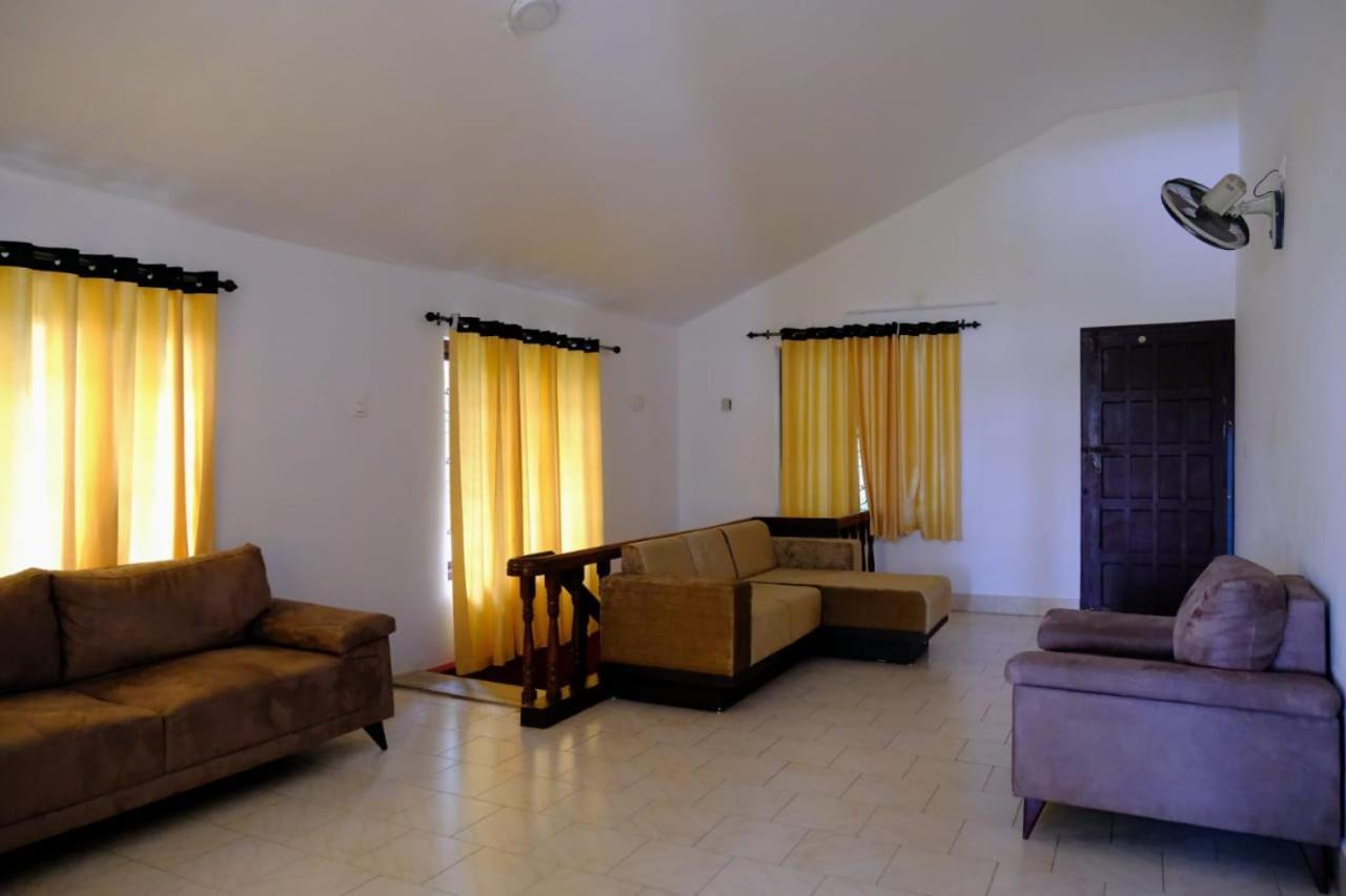 Hotel The Wayanad Club à Sultan Bathery Extérieur photo