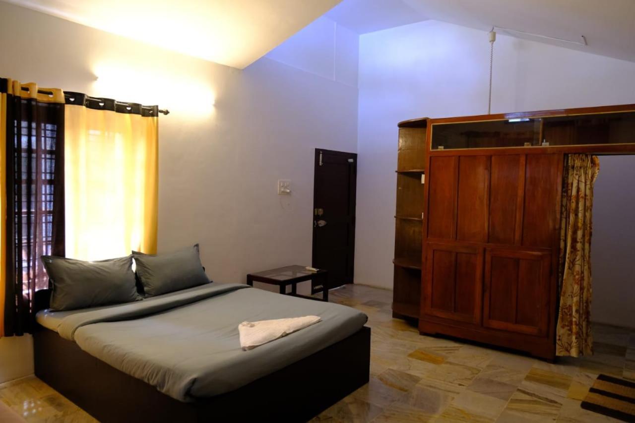 Hotel The Wayanad Club à Sultan Bathery Extérieur photo