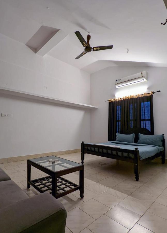 Hotel The Wayanad Club à Sultan Bathery Extérieur photo