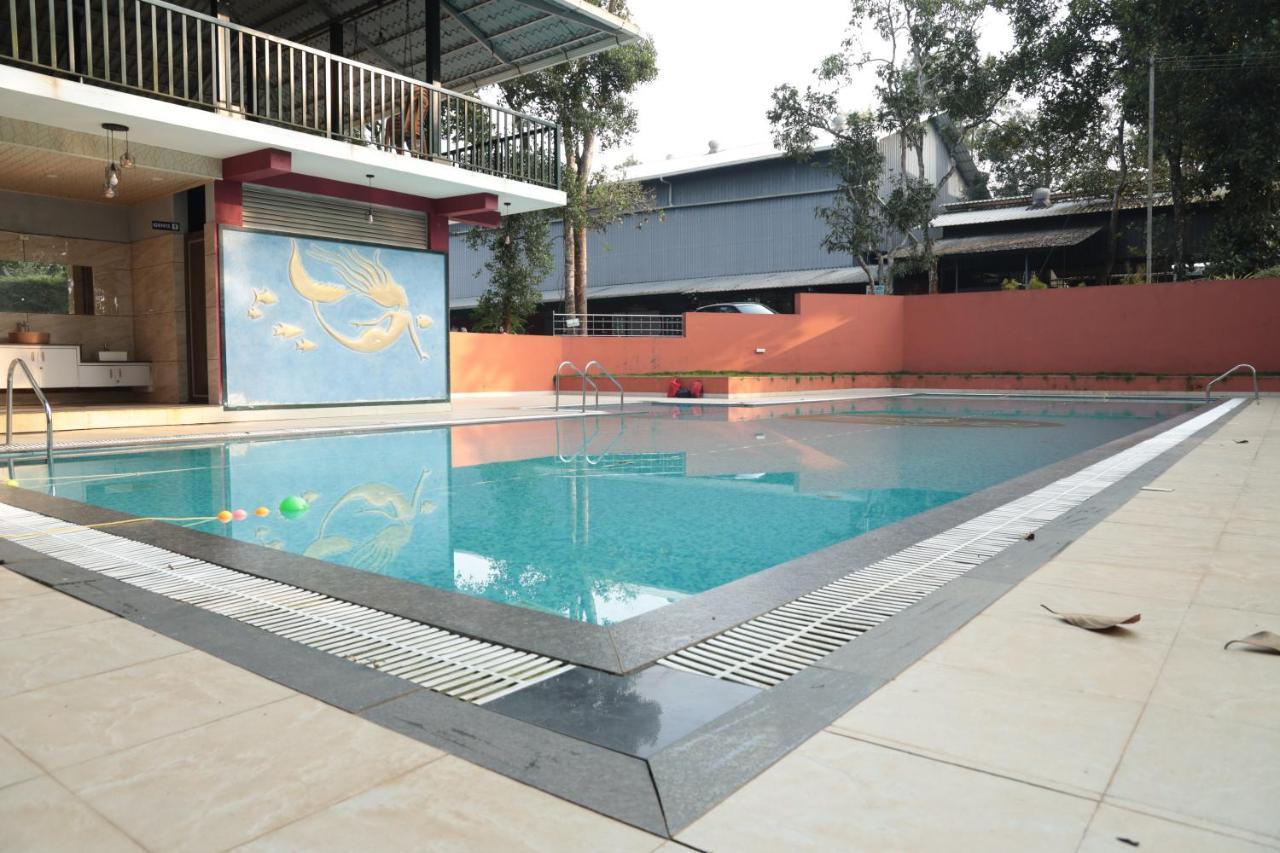 Hotel The Wayanad Club à Sultan Bathery Extérieur photo