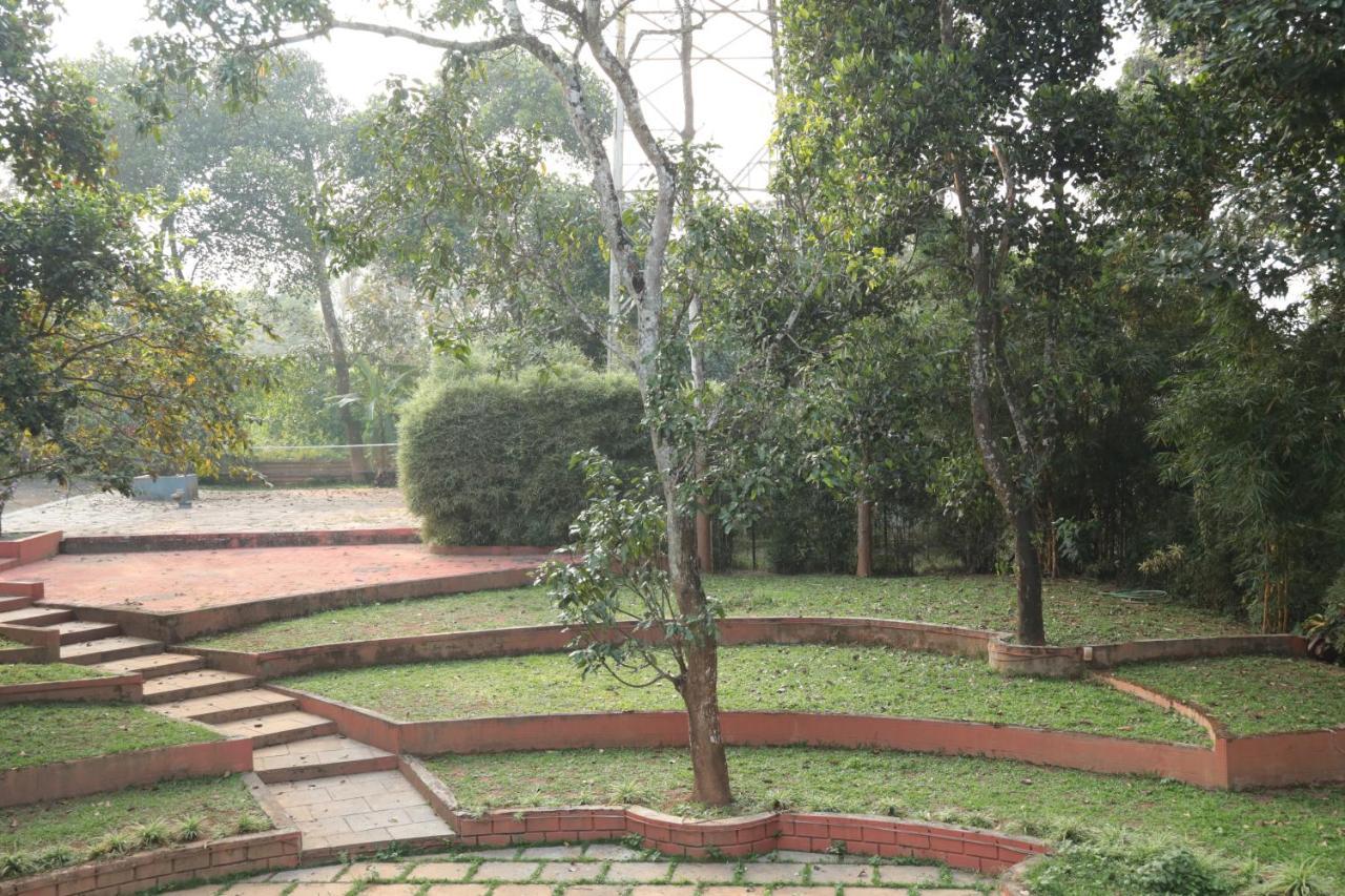 Hotel The Wayanad Club à Sultan Bathery Extérieur photo