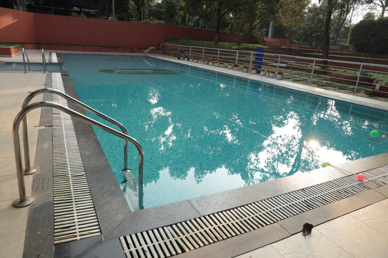 Hotel The Wayanad Club à Sultan Bathery Extérieur photo